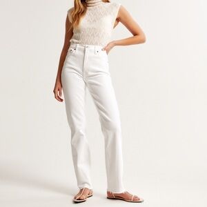 Abercrombie Ultra High Rise 90s Straight White Jeans - Size 26R